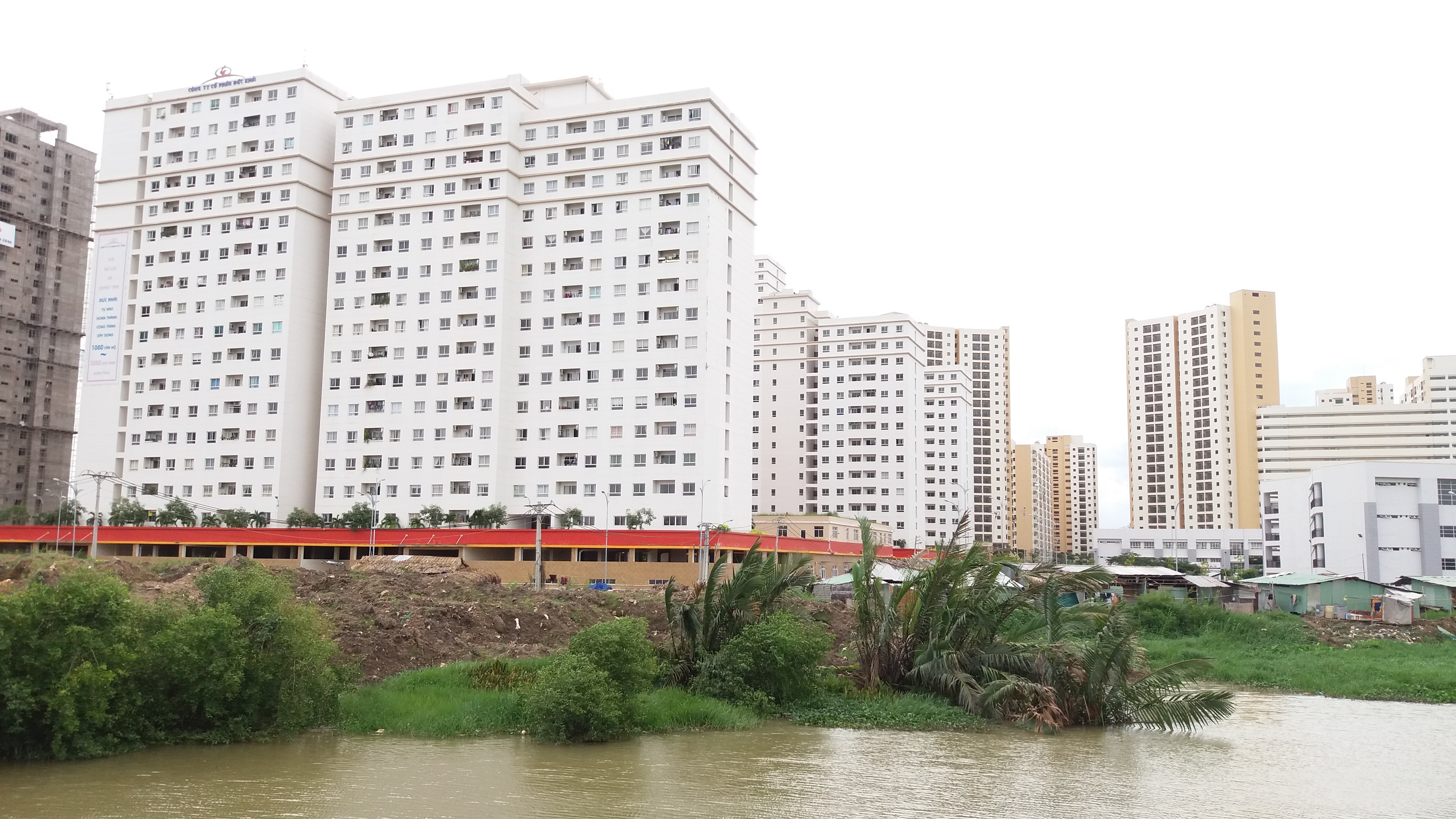 Những dự án đã hoàn thiện phần thô, chờ đón những cư dân đầu tiên đến sinh sống.