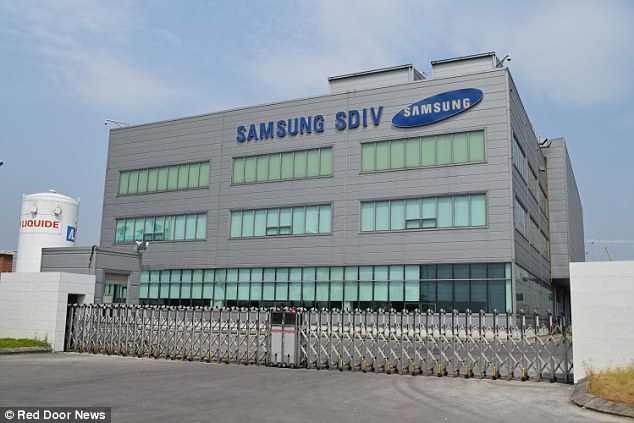
Samsung cho biết công ty không cắt giảm việc làm vì lý do sự cố Note 7 tại Việt Nam, nhưng công nhân tại đây cho biết cắt giảm việc làm tạm thời đã bắt đầu được tiến hành.
