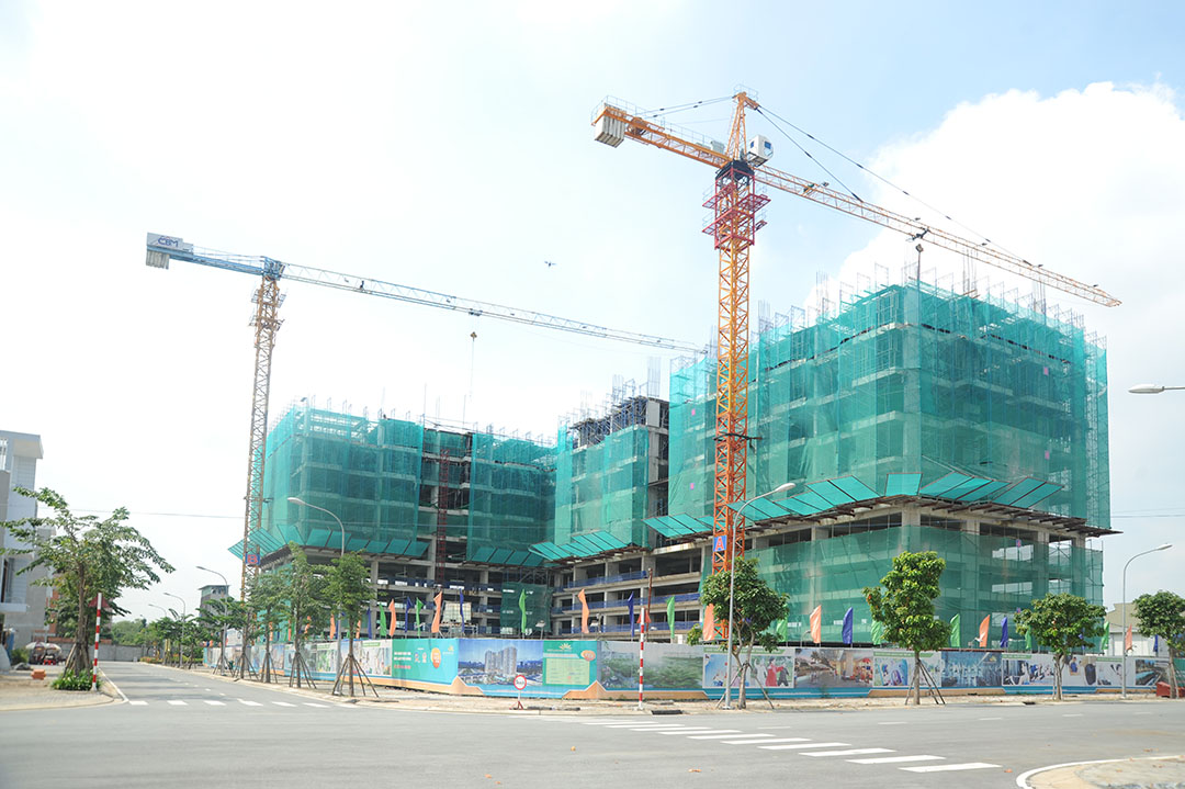 Một dự án nhà ở giá rẻ khác của Him Lam Land đang thi công phần cao tầng. Dự án Him Lam Phú Đông toạ lại tại trung tâm quận Thủ Đức.