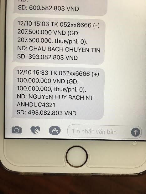 
Tin nhắn từ ng&acirc;n h&agrave;ng th&ocirc;ng b&aacute;o t&agrave;i khoản của anh B&aacute;ch được cộng th&ecirc;m 100 triệu đồng. Ảnh: NVCC
