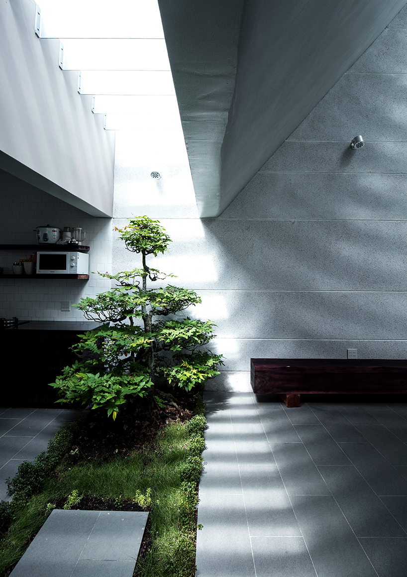 Căn nhà được tạp chí nổi tiếng Archdaily ca ngợi và giới thiệu tới đông đảo độc giả.