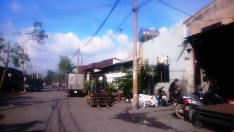Nếu dễ dàng di chuyển nhà xưởng thì các doanh nghiệp tại đây đã rời khỏi Khu tiểu thủ công nghiệp Lê Minh Xuân từ lâu