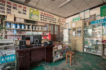 <br />
Các cửa hàng bán kháng sinh chăn nuôi có khá nhiều tại Trung Quốc với khâu kiểm định chất lượng rất kém<br />