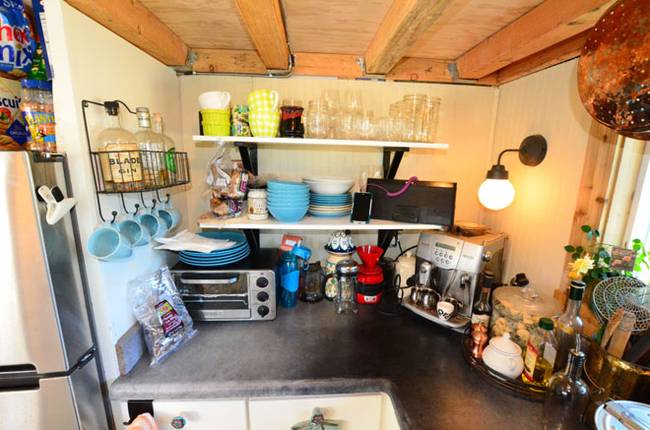 Bí quyết duy nhất giúp cặp vợ chồng sống thoải mái trong ngôi nhà nhỏ chính là giữ cho mọi không gian sạch sẽ, gọn gàng ngăn nắp và sắp xếp khoa học.