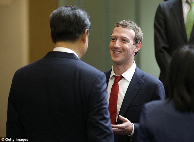 
Mark Zuckerberg gặp Chủ tịch Trung Quốc Tập Cận Bình tại Seattle. Ảnh: Washington Post

