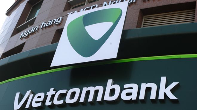 Vietcombank l&agrave; ng&acirc;n h&agrave;ng bị khủng hoảng nặng nhất bởi mắc h&agrave;ng loạt lỗi về dịch vụ kh&aacute;ch h&agrave;ng cũng như truyền th&ocirc;ng.