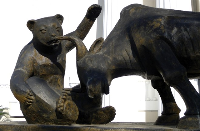 Hình tượng bò - gấu trước Sở GDCK TP.HCM (Hose)