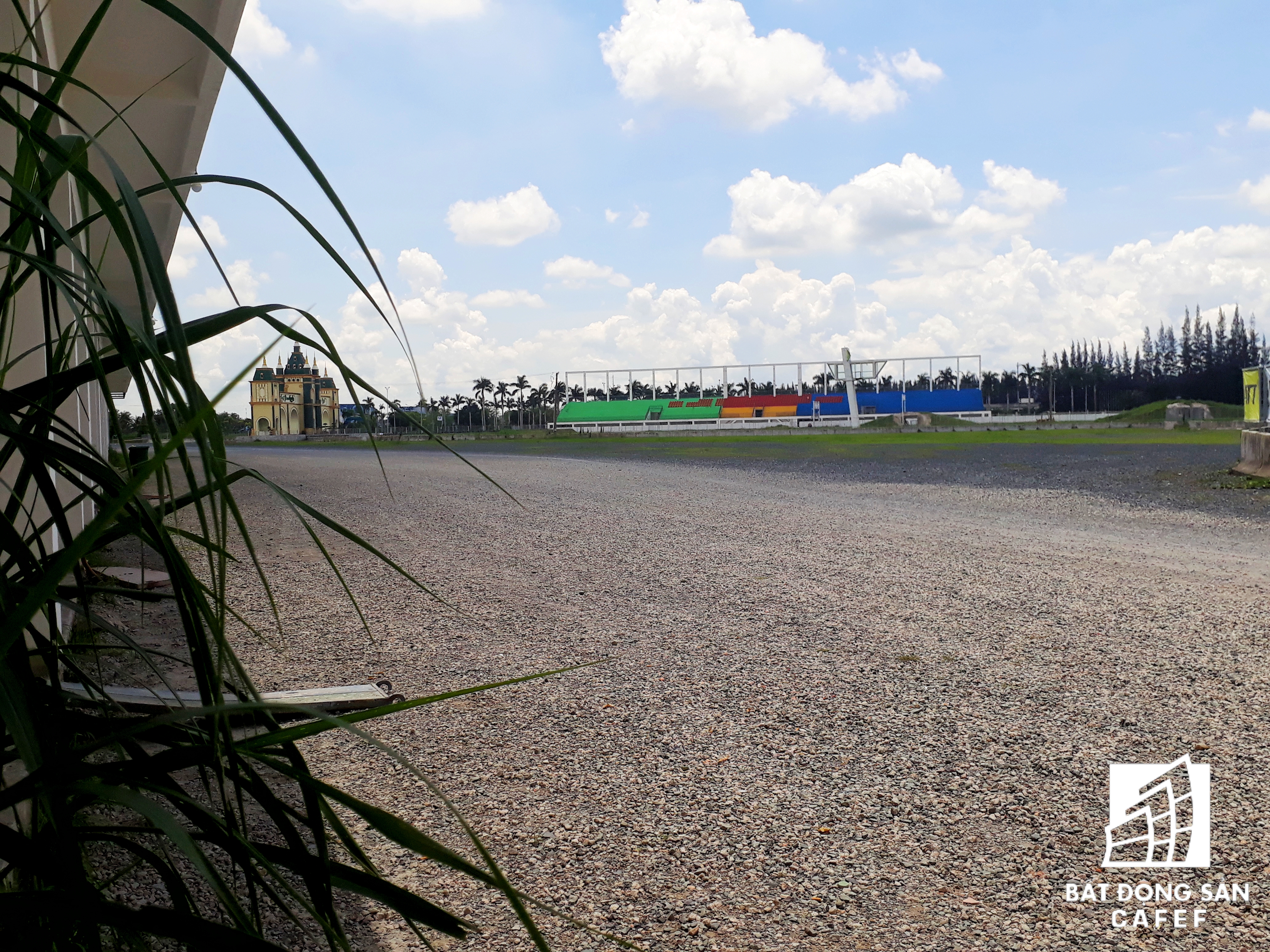 Cận cảnh Happyland – siêu dự án 2 tỷ USD hoang vu tại Long An - Ảnh 16. Cận cảnh Happyland – siêu dự án 2 tỷ USD hoang vu tại Long An - Ảnh 16.