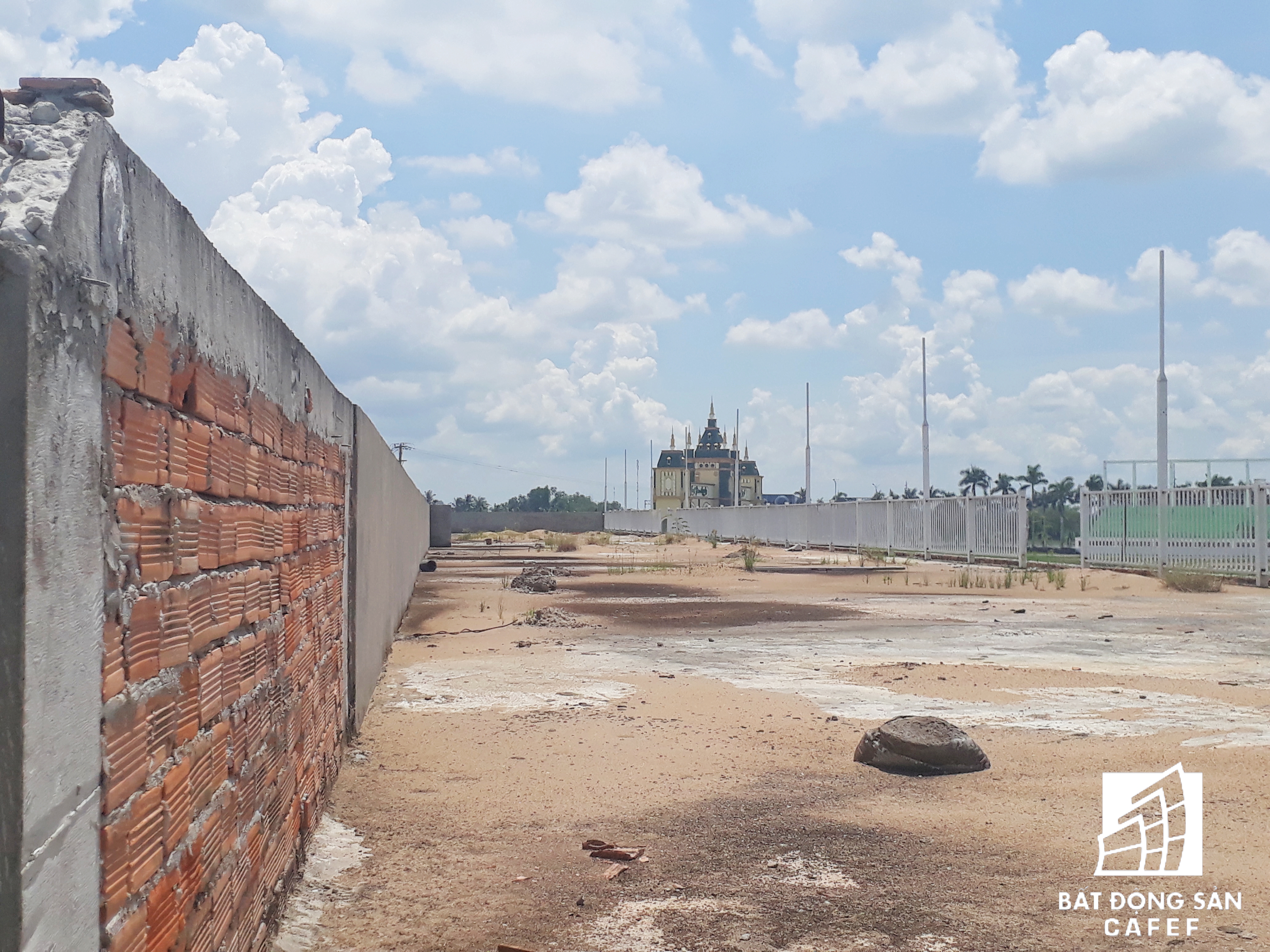 Cận cảnh Happyland – siêu dự án 2 tỷ USD hoang vu tại Long An - Ảnh 21. Cận cảnh Happyland – siêu dự án 2 tỷ USD hoang vu tại Long An - Ảnh 21.