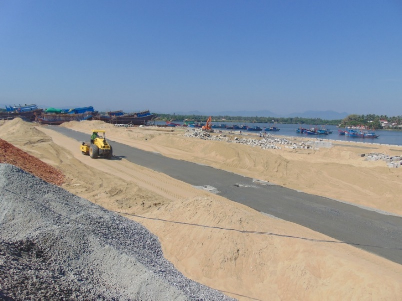 Hạng mục: Đường giao thông khối lượng cơ bản đã hoàn thành khoảng 60%: