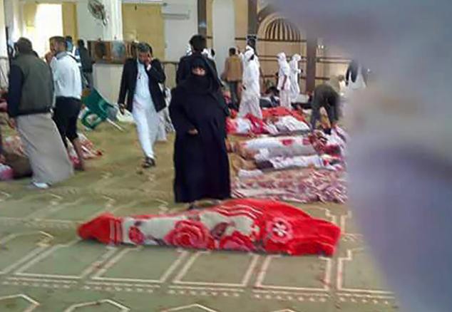 
Ai Cập cũng ban bố 3 ngày quốc tang để tưởng nhớ các nạn nhân vụ tấn công đẫm máu.
