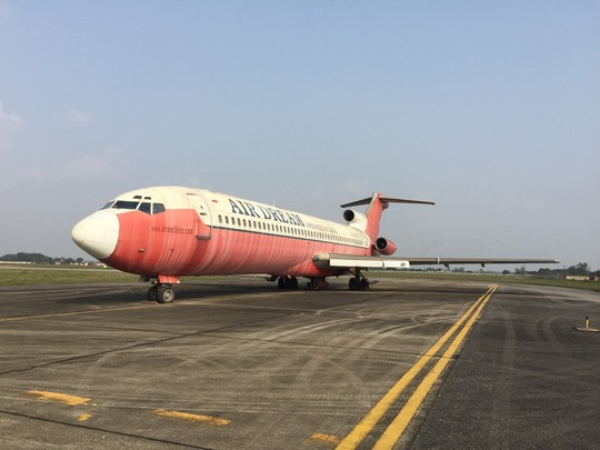 Chiếc Boeing 727 thực hiện chuyến bay cuối cùng tới Hà Nội vào ngày 30/4/2007, sau đó ngừng bay và bị bỏ rơi tại sân bay  quốc tế Nội Bài từ ngày 1/5/2007