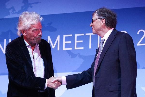 Hai tỷ phú Richard Branson và Bill Gates.