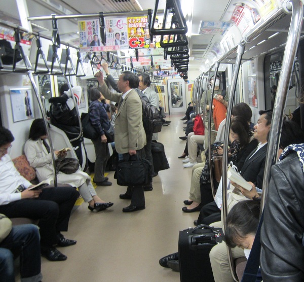
Giao thông công cộng Nhật Bản luôn ổn định, văn minh và đáng tin cậy kết hợp với giá cả phải chăng. Ảnh: Kyodo
