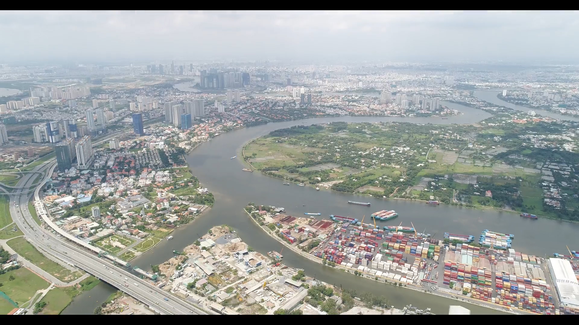 Diện mạo khu Đông đã thay đổi nhanh chóng chỉ sau 2 năm khởi công dự án tuyến metro số 1