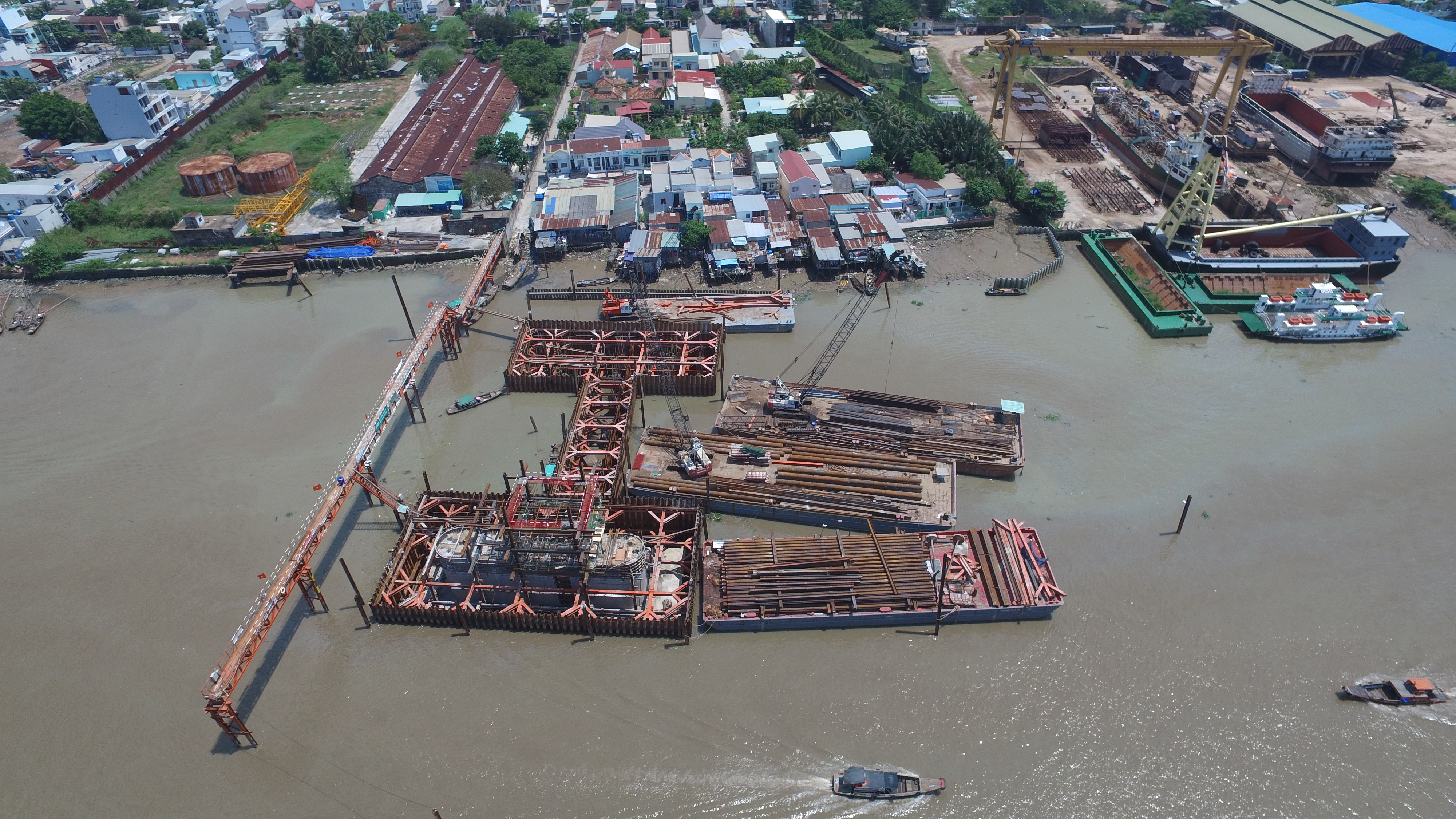 Nạo vét sơ bộ khu vực sông