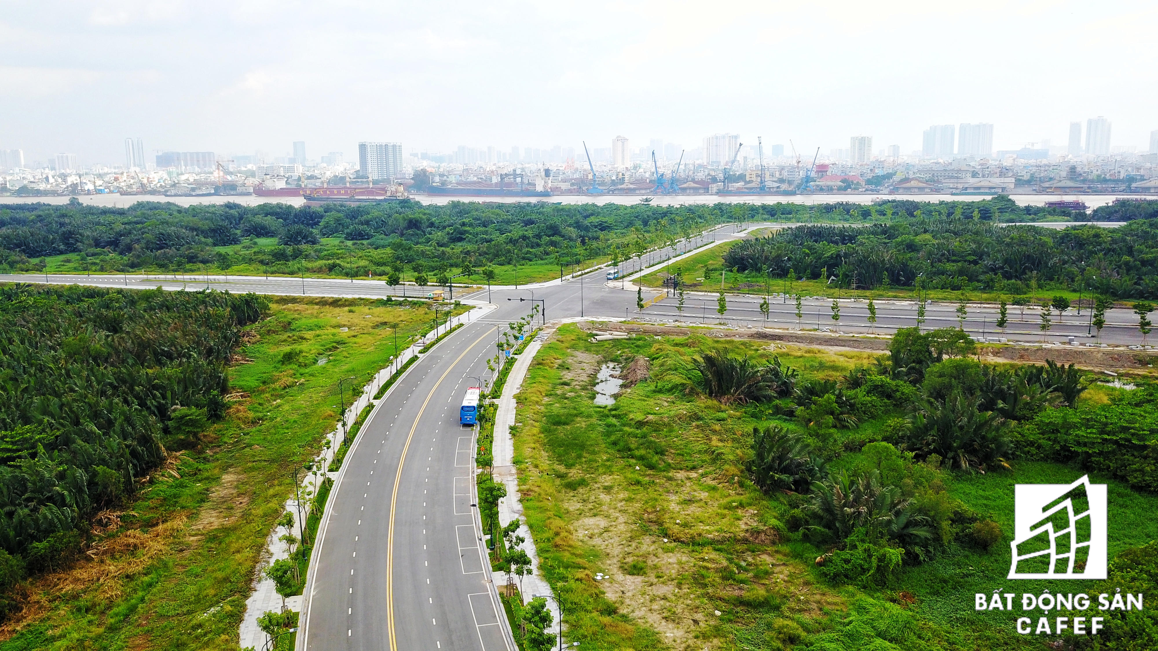 Theo ông Lê Hoàng Châu – Chủ tịch Hiệp hội BĐS TPHCM (HoREA), trước nay, khu đô thị Phú Mỹ Hưng được xem là biểu tượng phát triển của TPHCM từ một khu đầm lầy, trở thành khu trung tâm sầm uất thì trong tương lai Khu đô thị Thủ Thiêm sẽ mang một diện mạo mới và hiện đại hơn rất nhiều.