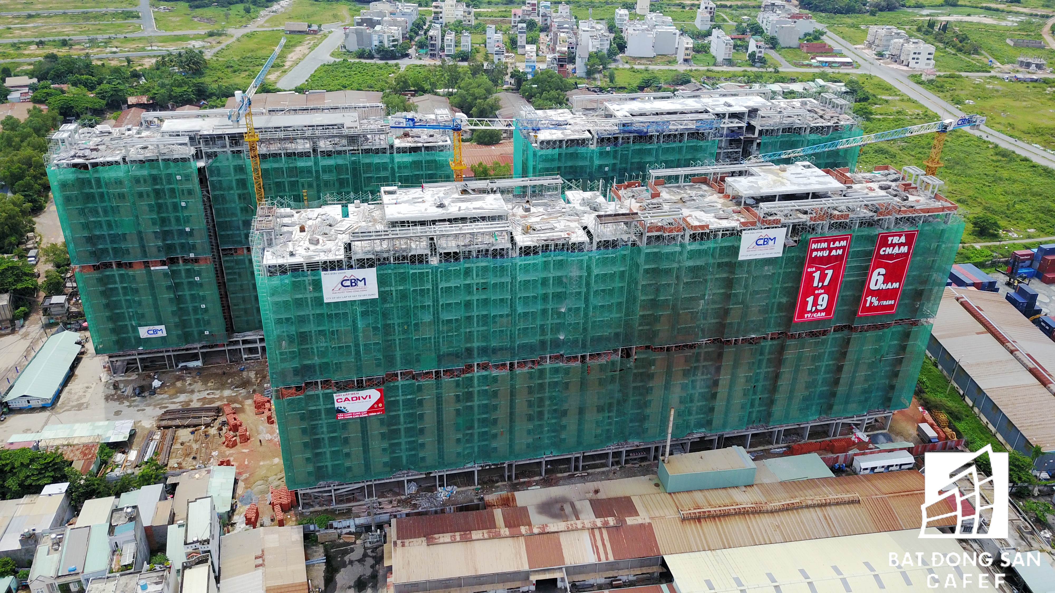 Dự án Him Lam Phú An vừa được cất nốc, nằm cạnh Khu Liên hợp thể thao lớn nhất TP.HCM. Đây là một trong những dự án hiếm hoi tại khu đông nằm trong phân khúc BĐS bình dân chỉ từ 1,7 tỷ đồng/căn.