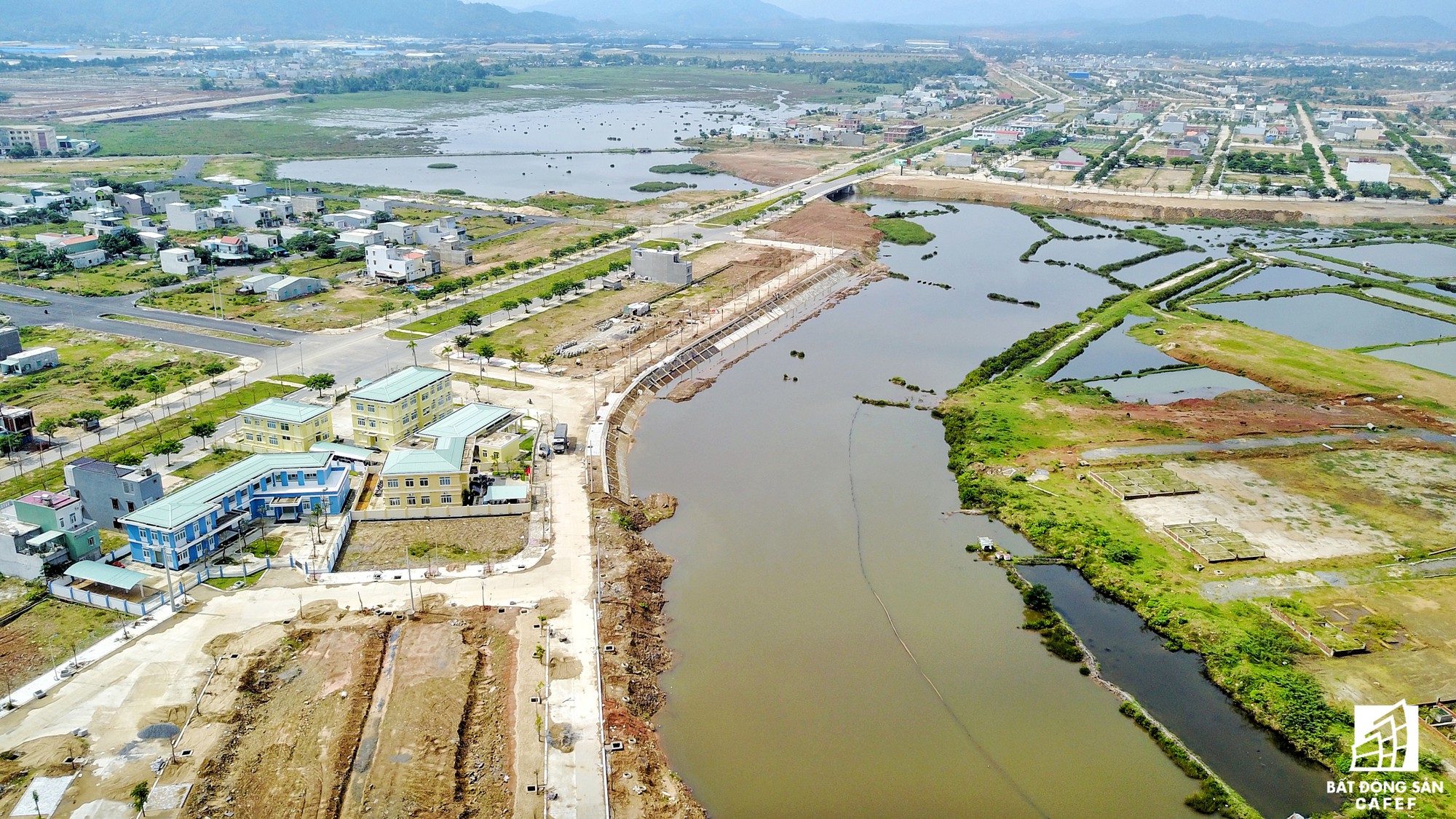 Mặt bằng các khu vực khác cũng đã được san lấp, nhiều tuyến đường nội bộ được xây dựng nhưng Trung Nam sẽ hợp tác với đơn vị khác để phát triển các giai đoạn tiếp theo.