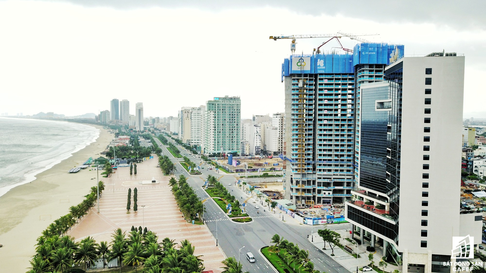 Cung đường dày đặc dự án.