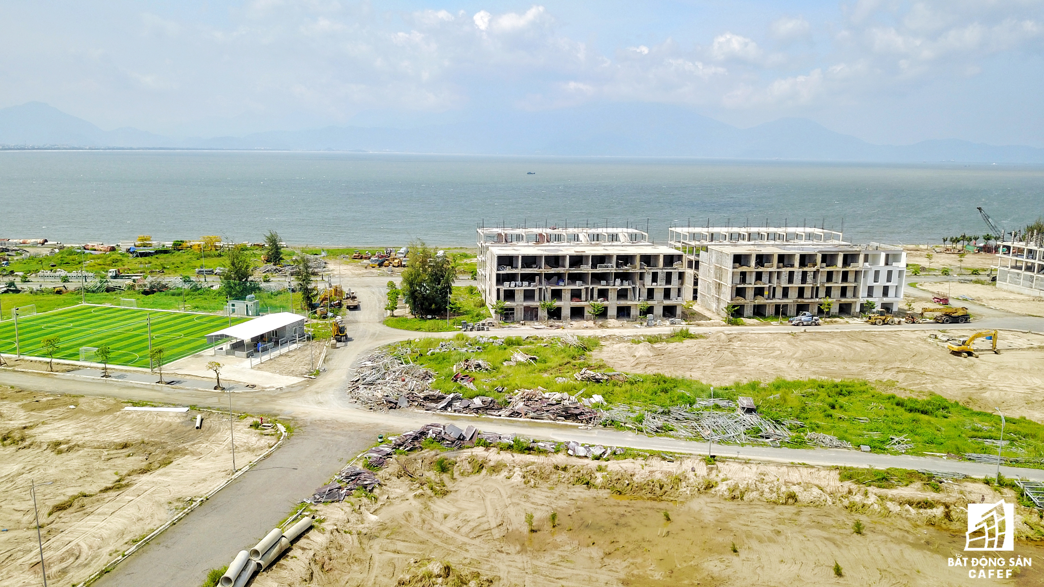  Phần biệt thự ven biển đang được đẩy nhanh tốc độ thi c&ocirc;ng    