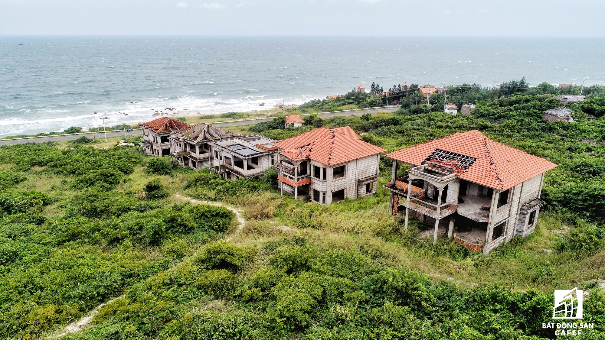 Tại những dự án khác như Hương Bắc, Phương Bắc, Đức Hạnh... cũng lâm vào tình cảnh hoang tàn tương tự.