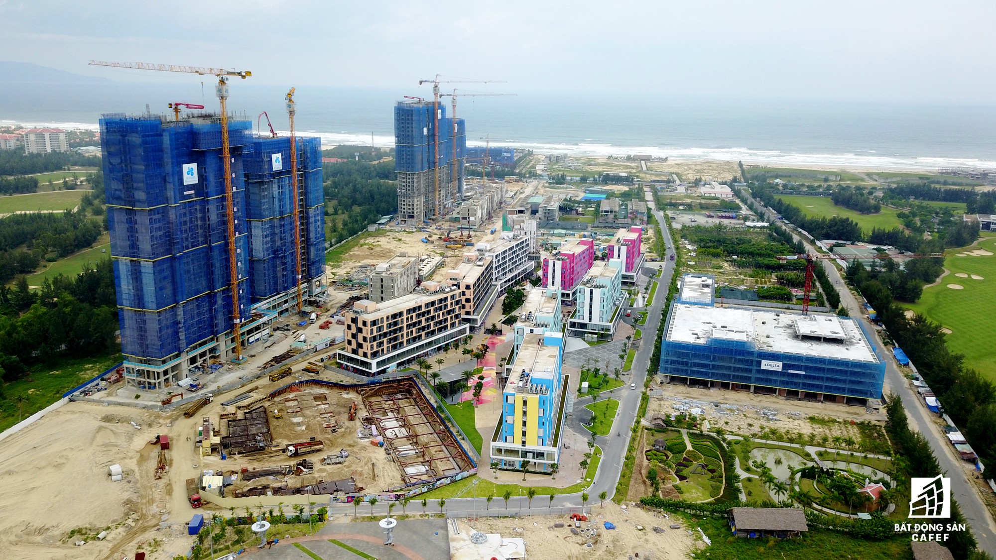 Tọa lạc tại ranh giới giáp với tỉnh Quảng Nam, Tổ hợp nghỉ dưỡng Cocobay Đà Nẵng đã đưa vào khai thác giai đoạn 1.