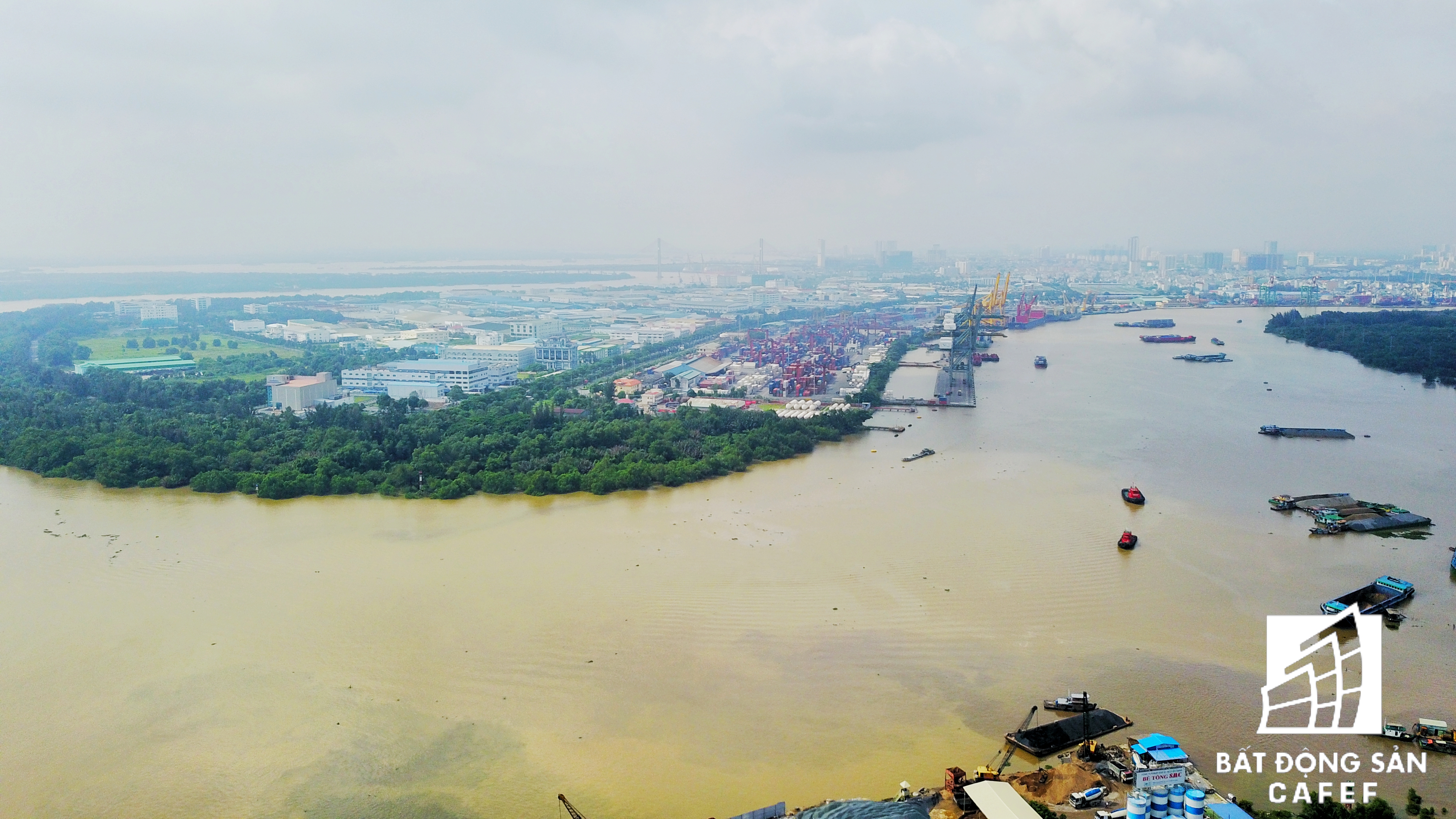 Vị trí trong tương lai sẽ được đầu tư xây dựng dự án cầu Thủ Thiêm 4 có tổng vốn 5.200 tỷ đồng, kết nối trực tiếp từ đường Mai Chí Thọ (quận 2) sang đường Huỳnh Tấn Phát (quận 7).