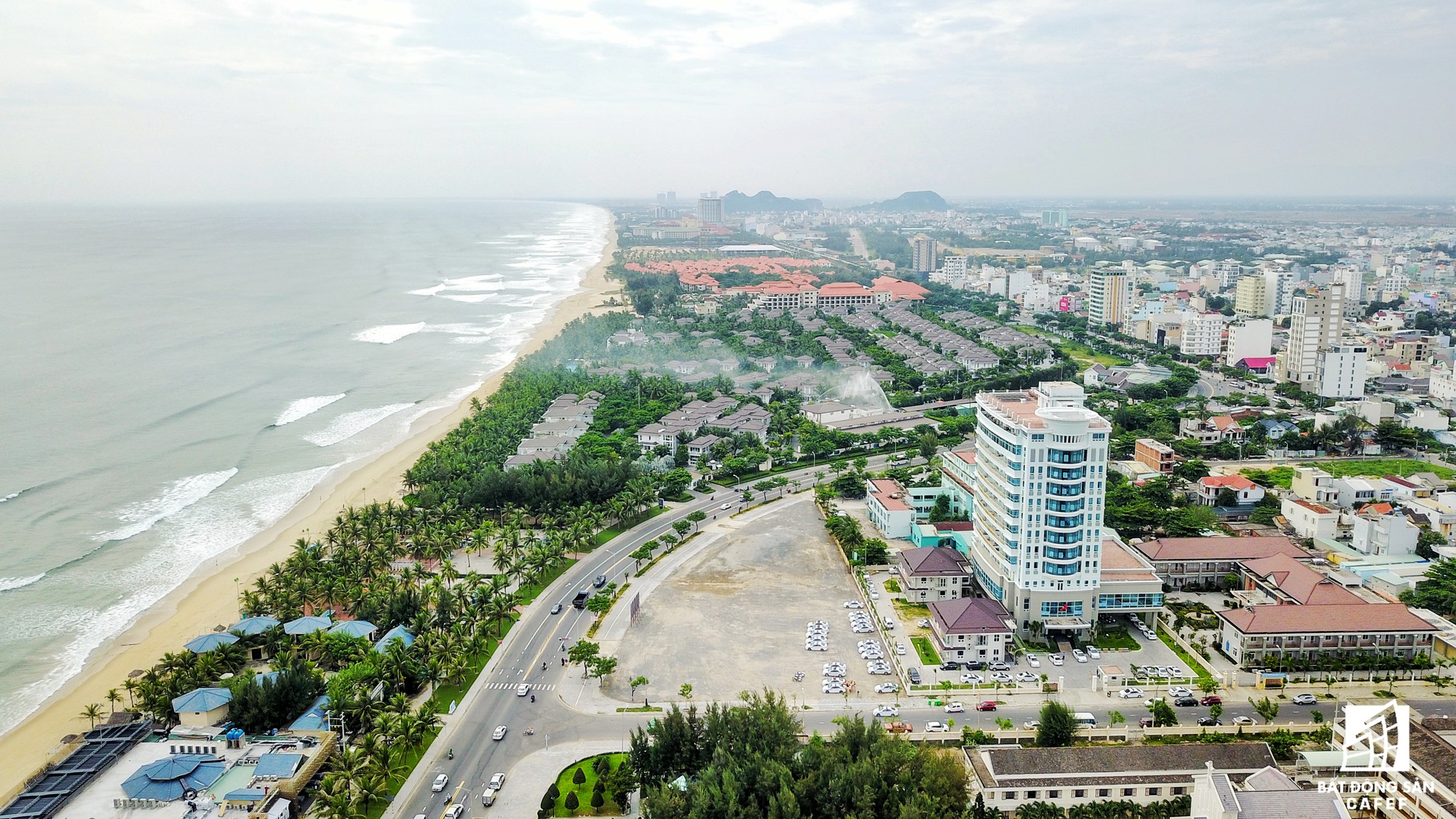 Xuất phát từ sự tăng trưởng nguồn khách du lịch nên các dự án BĐS du lịch tại Đà Nẵng diễn ra rầm rộ nhiều năm qua.
