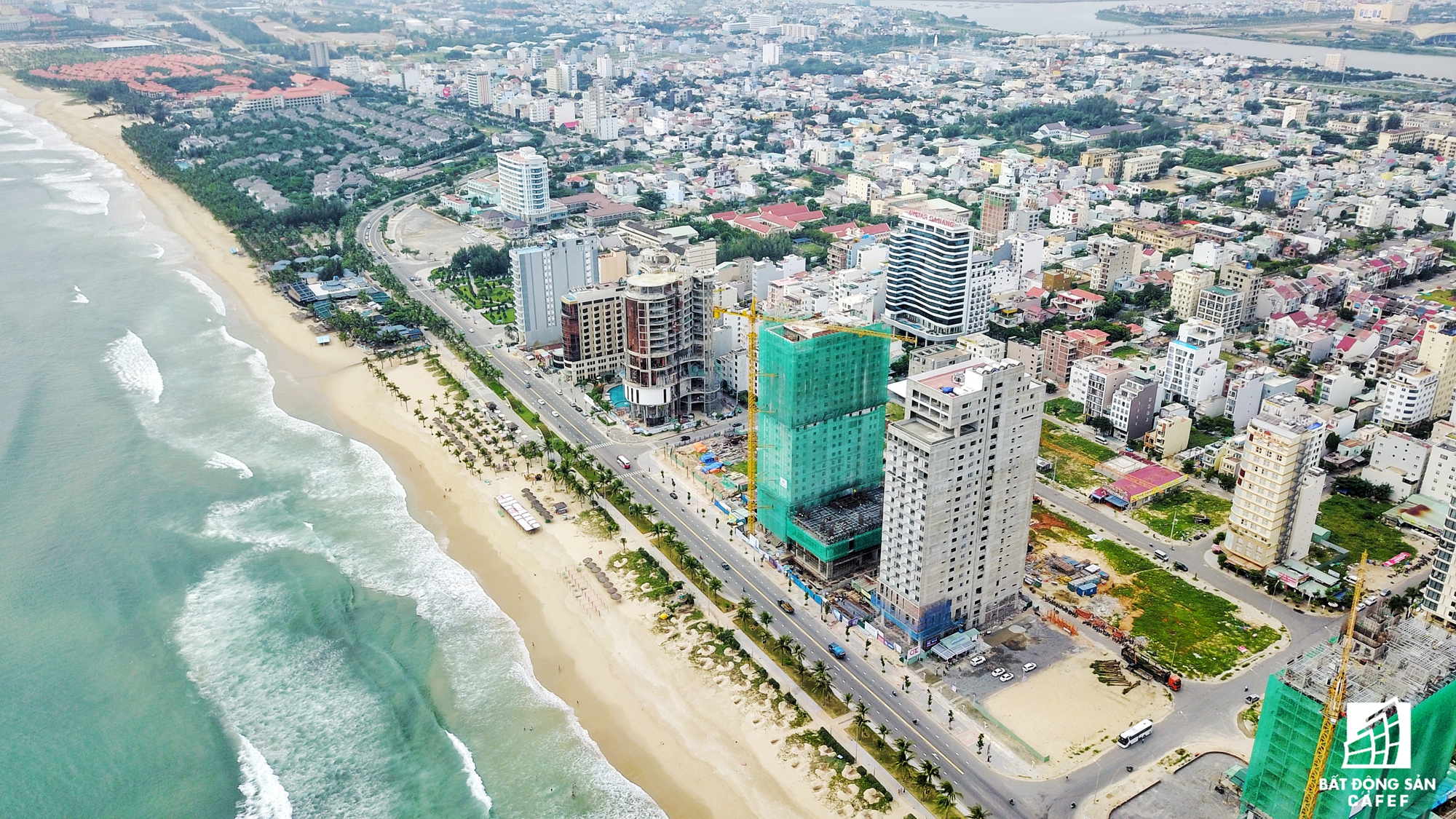 Đầu tư các dự án phát triển BĐS theo loại hình condotel tại Đà Nẵng đang hút các nhà đầu tư thứ cấp. Theo đó, nhà đầu tư coi đây là sản phẩm chủ lực để phát triển các dự án BĐS du lịch.