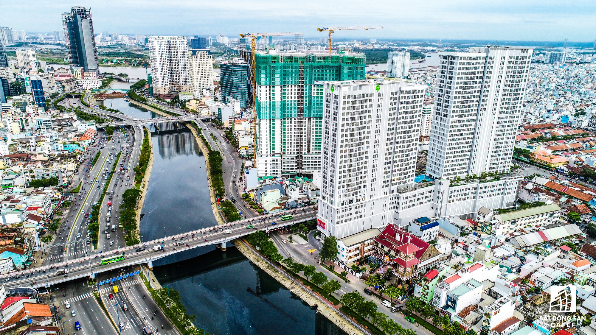 Tại Bến Vân Đồn, HBC trúng thầu một số dự án căn hộ của Novaland và đang đi vào giai đoạn bàn giao.