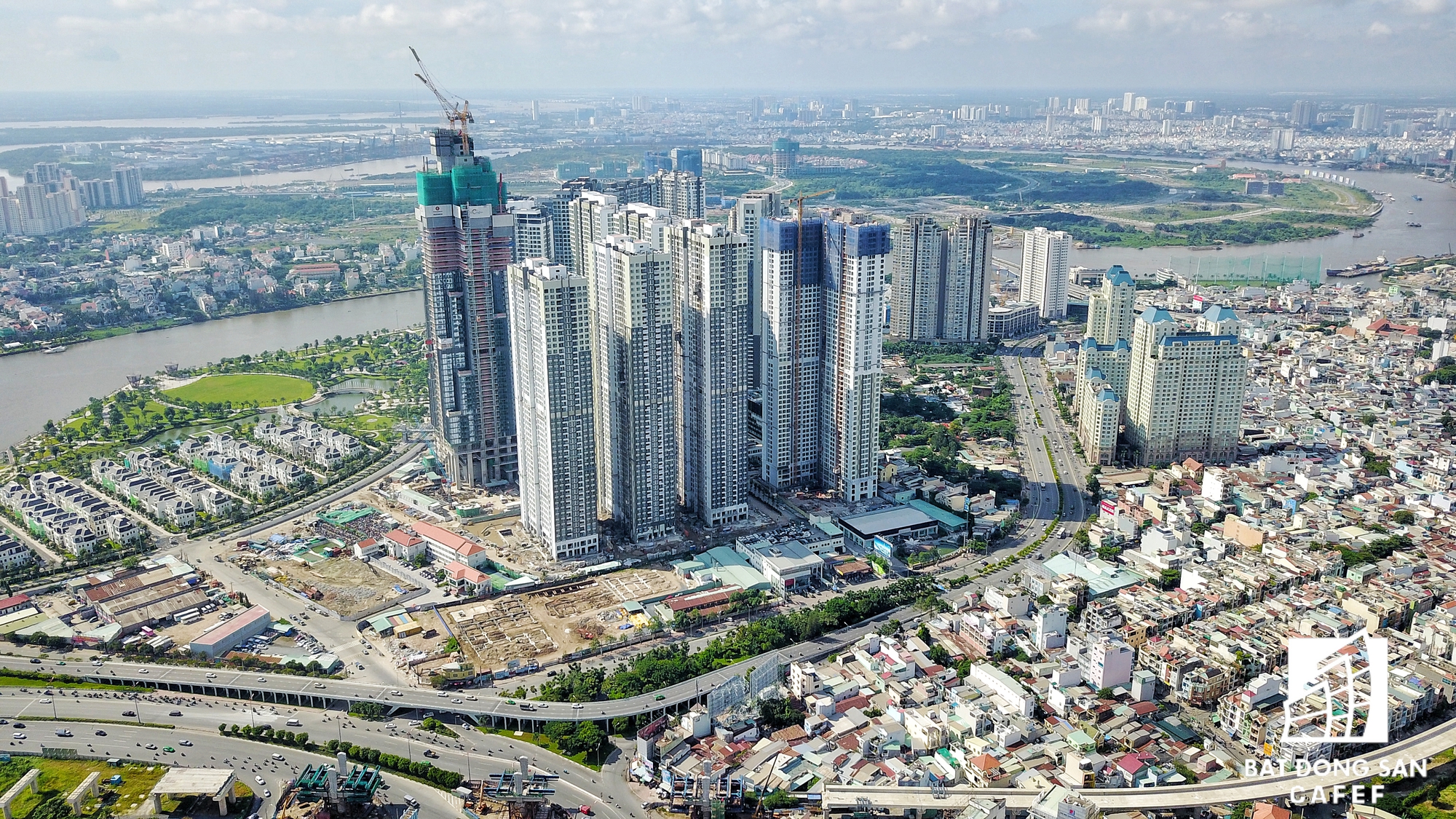 
Cụm dự án căn hộ cao cấp ven sông Sài Gòn.

 
