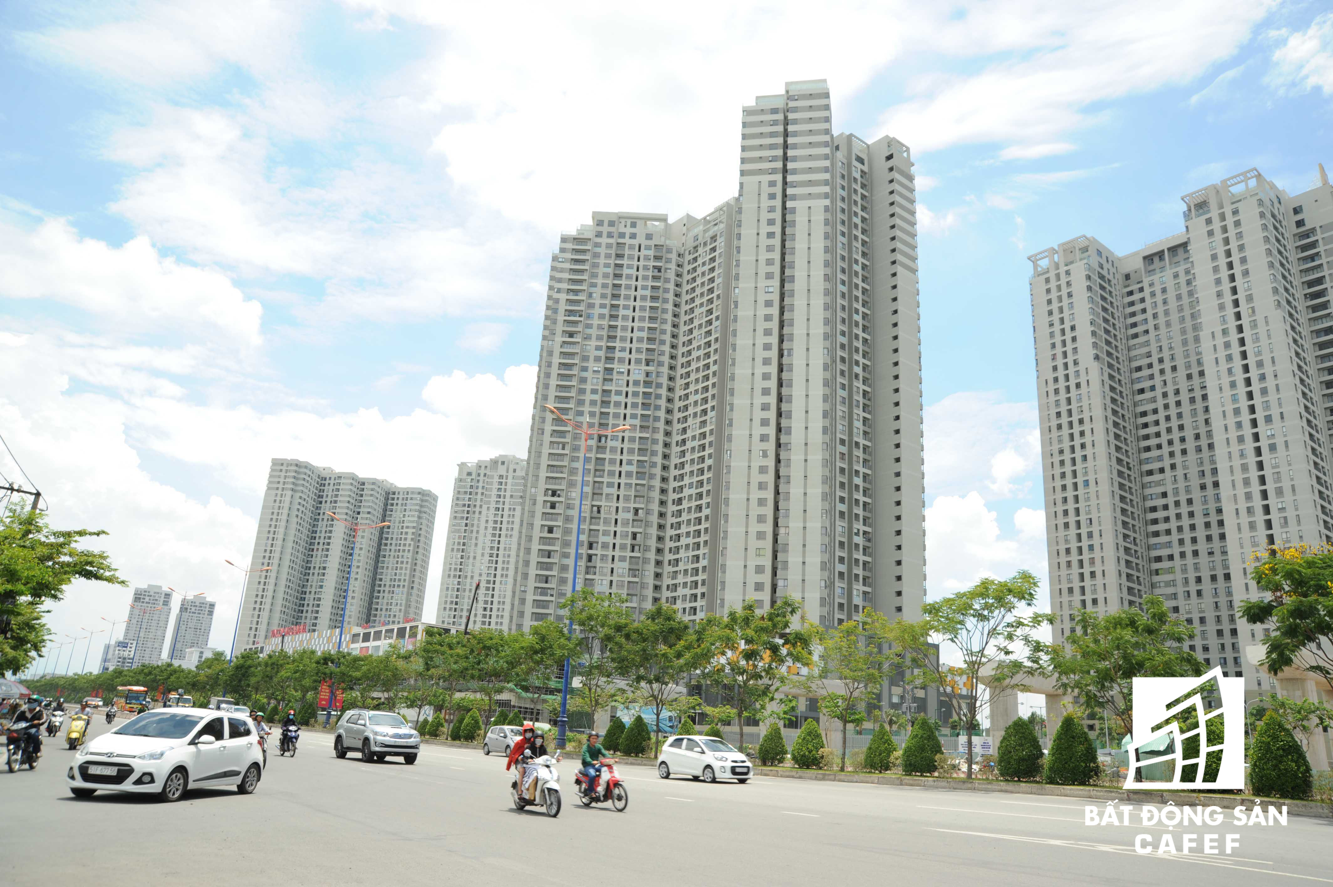 Khu phức hợp cao cấp Masteri Thảo Điển đang hoàn thiện một số block còn lại, và bắt đầu bàn giao cho khách hàng. Đây là siêu dự án có số lượng lớn thứ nhì sau dự án Vinhomes Central Park của Vingroup.