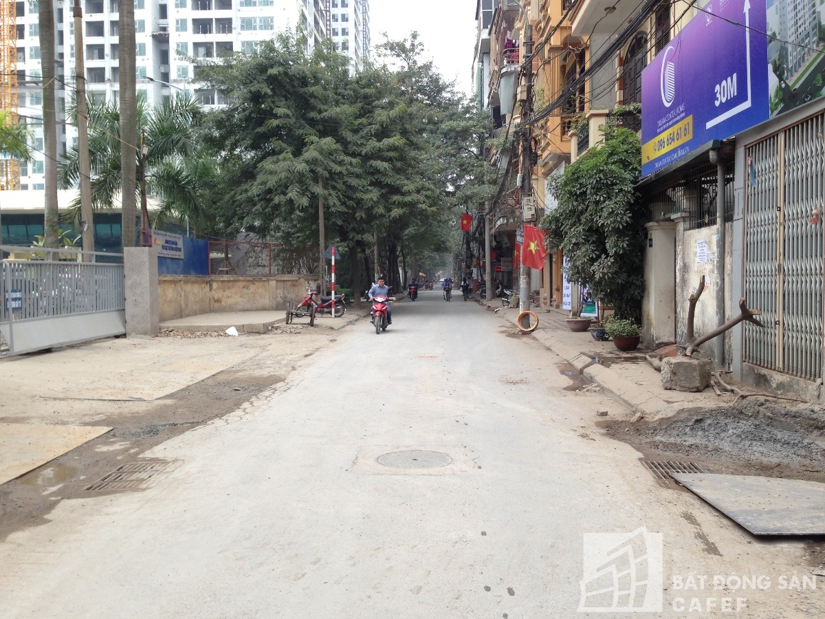 
Đường Nguyễn Huy Tưởng nơi dự án tọa lạc khá hẹp và nhỏ.
