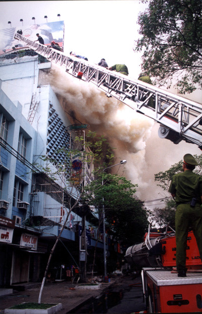 Vụ cháy tòa nhà ITC tại TPHCM đã từng khiến 60 chết. (Ảnh Thanh Niên)