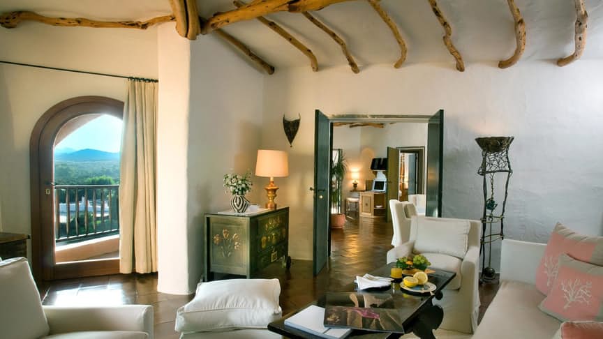 Khách sạn Cala di Volpe là nơi mà các vị tổng thống của Ý đến và hưởng thụ ngày cuối tuần bên gia đình.