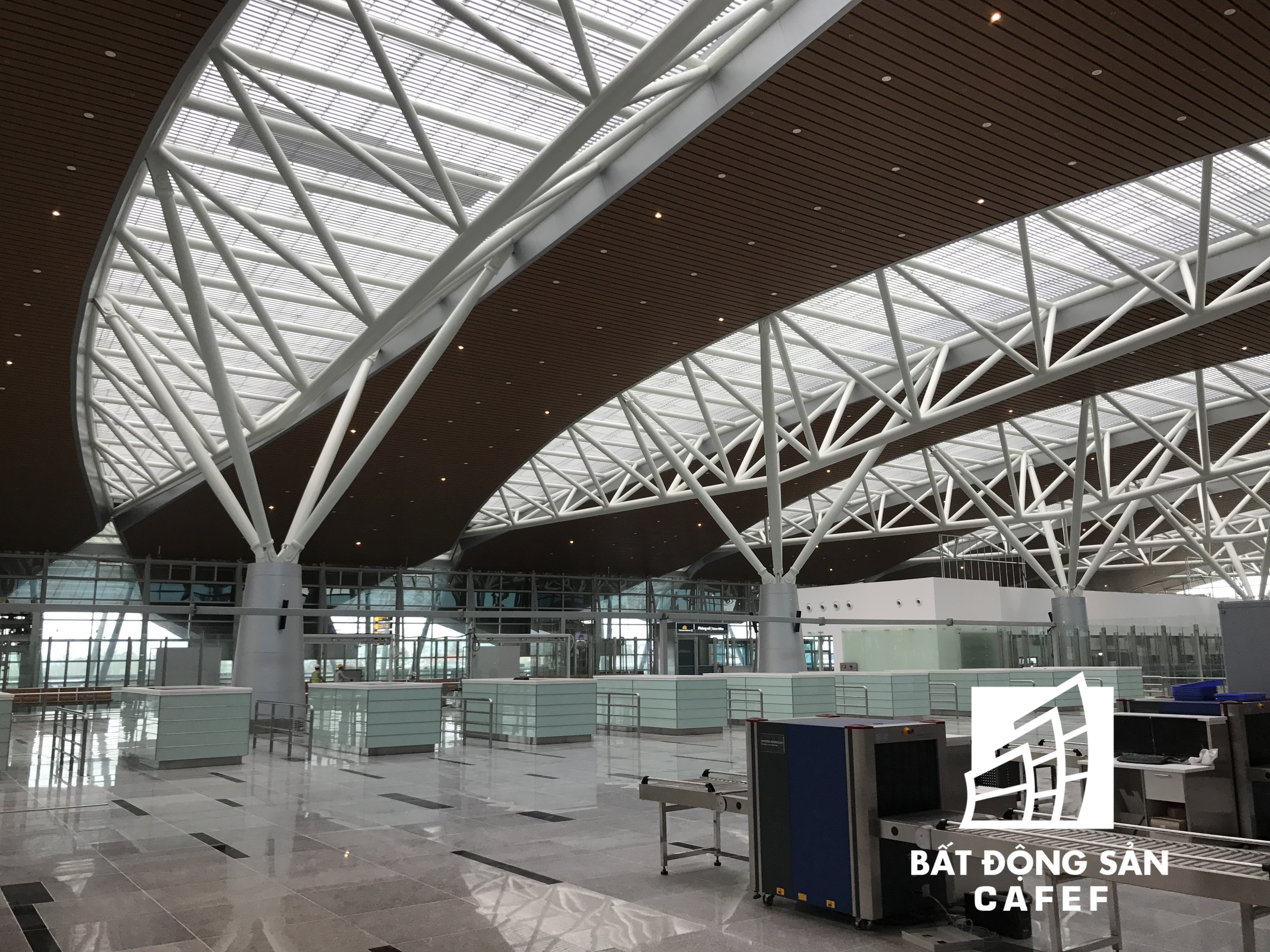 40 quầy thủ tục hàng không, 20 quầy thủ tục xuất cảnh... đã hoàn thiện.