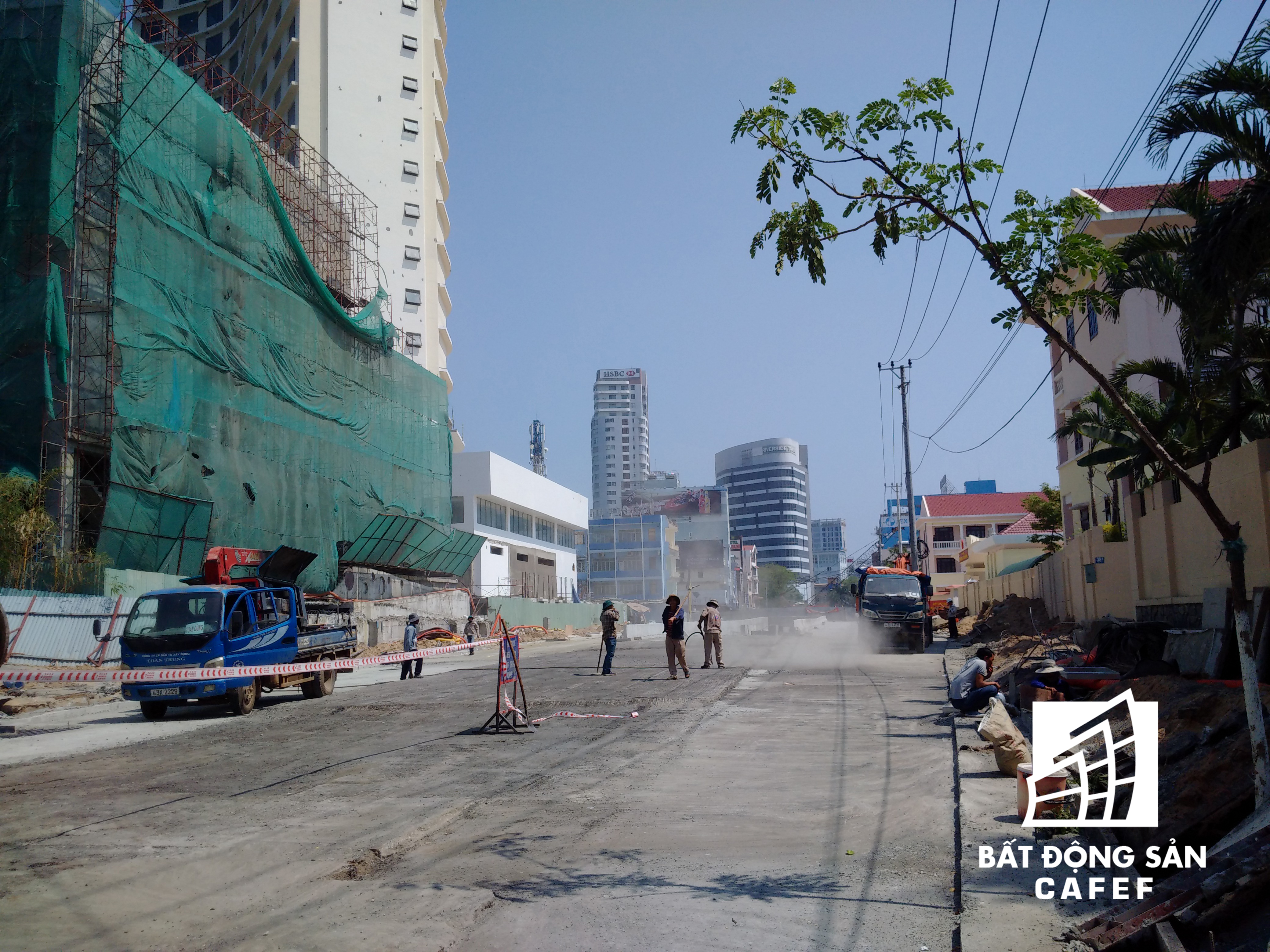 Các nhà thầu hoàn thành hạng mục công trình hầm kín, một phần hầm hở, tường chắn, hệ thống đường dây thông tin và thực hiện công tác chuẩn bị thi công giai đoạn 2 phần hầm hở các tuyến đường nhánh phía nam.