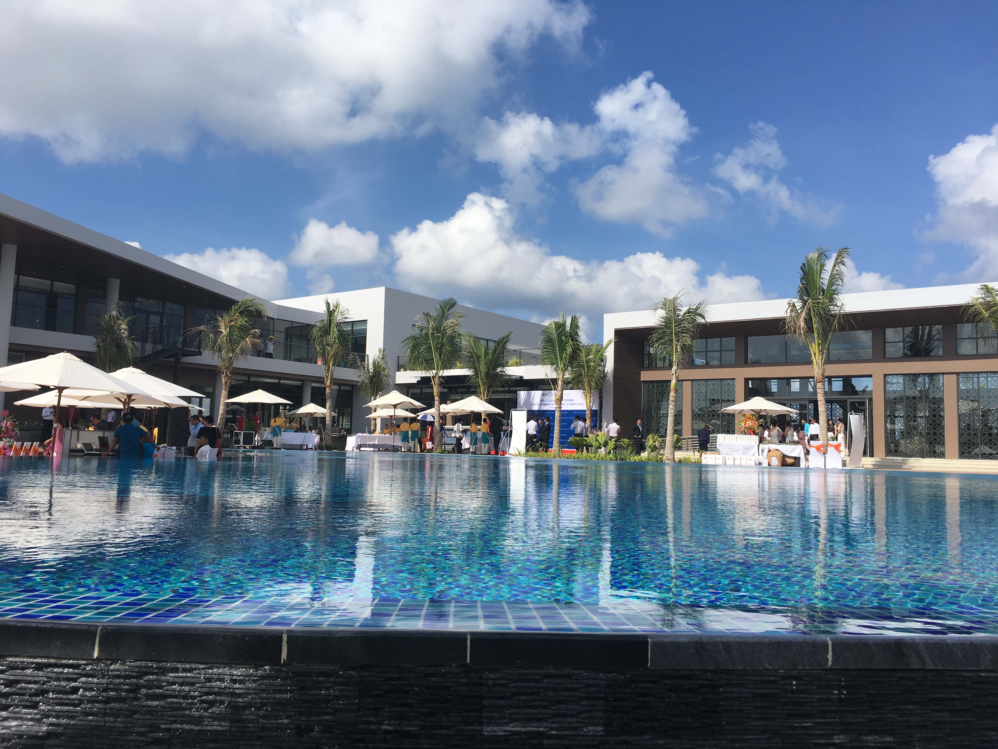 Khu tiện ích dịch vụ nằm trong khu Novotel Villas.