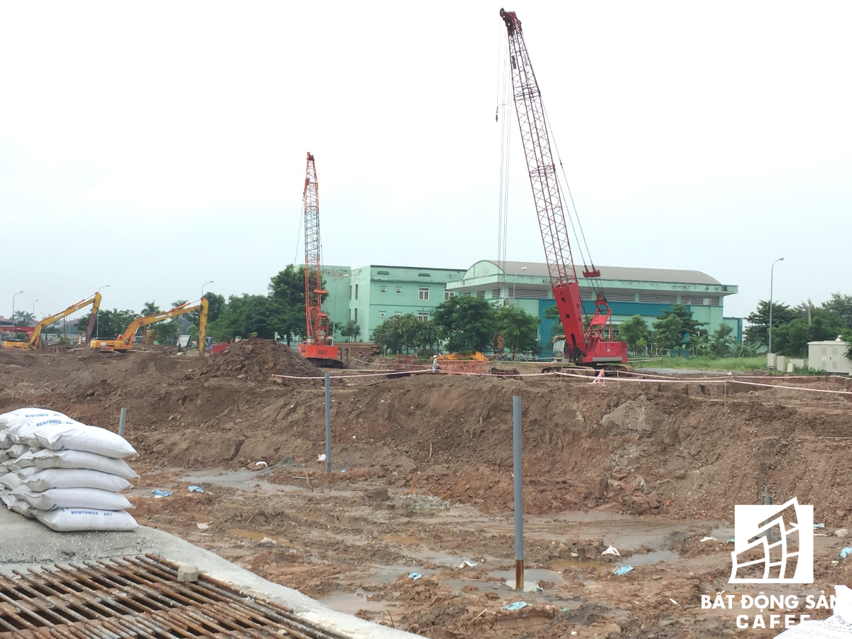 Hiện nay, các tòa chung cư Park 1, Park 2 được rao bán ồ ạt trên thị trường với mức giá từ 17 triệu đồng/m2