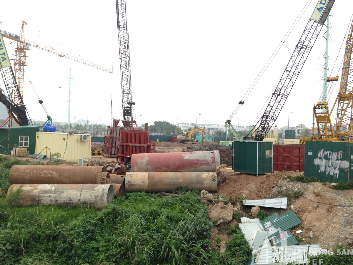 Cận cảnh công trình đang bắt đầu thi công giai đoạn đầu.