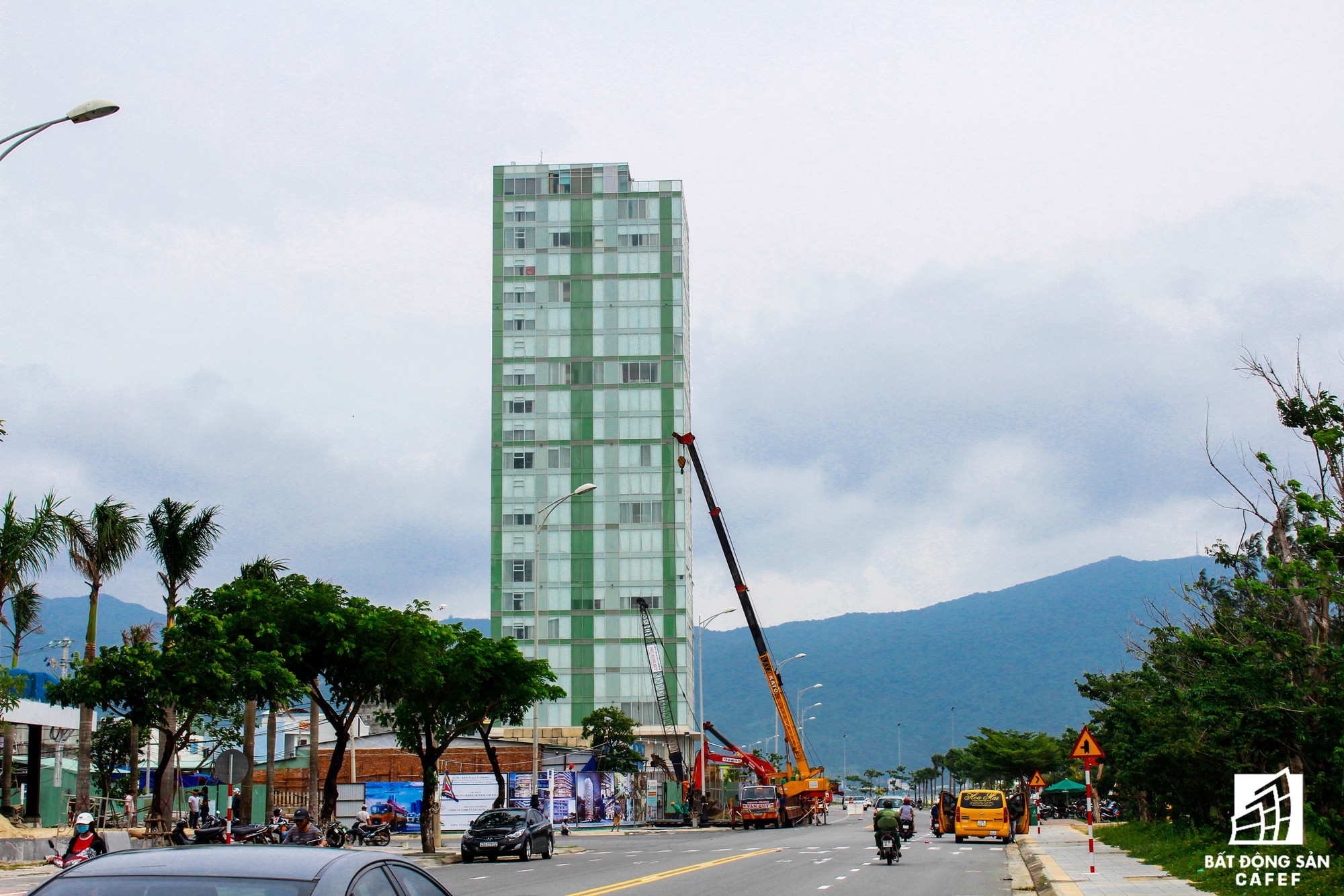 Thị trường bất động sản (BĐS) căn hộ khách sạn (condotel) tại Đà Nẵng thực sự tăng trưởng nóng bởi nguồn cung không ngừng tăng mạnh. Giao dịch BĐS condotel cũng tăng theo.