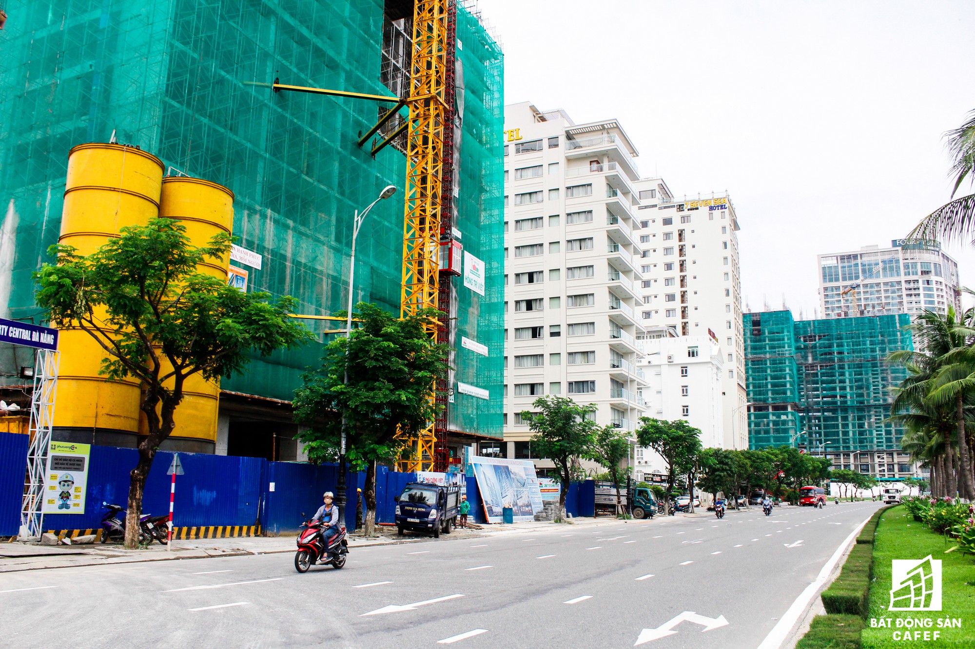 Khu vực gần bán đảo Sơn Trà hiẹn có 8 dự án condotel đang trong quá trình xây dựng.
