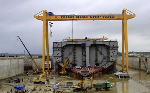 
Nhà máy đóng tàu Dung Quất - Một trong số các dự án nghìn tỷ thua lỗ. (Ảnh KT)

