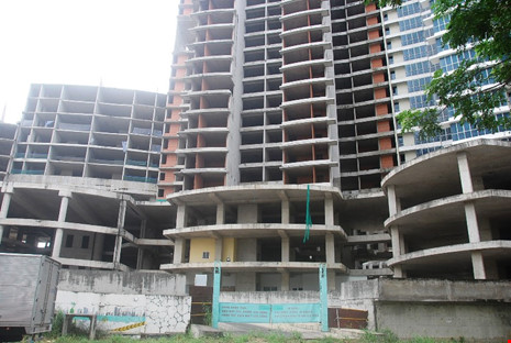 Dự án Kenton Residences do Công ty Tài Nguyên làm chủ đầu tư đã ngưng thi công từ 6 năm nay