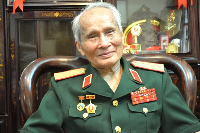 
Trung tướng Nguyễn Quốc Thước.
