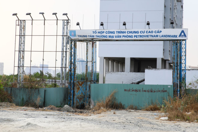 PetroVietnam Landmark, dự án tai tiếng đã bán nhà cho gần 400 người từ 6 năm trước đến nay vẫn chưa hoàn thiện và lùm xùm kiện cáo. Ảnh: Hải An.