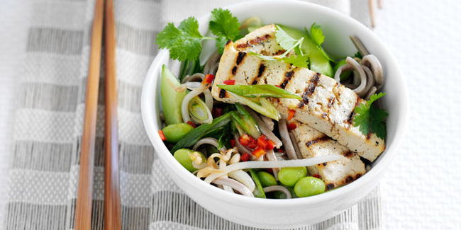 Người Nhật ăn rất nhiều cá và các loại rau xanh.