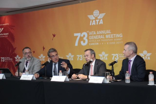 
IATA thảo luận về lệnh cấm đem thiết bị điện tử cỡ lớn lên máy bay
