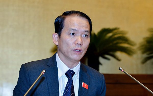
Phó tổng thư ký QH Hoàng Thanh Tùng trình bày dự thảo nghị quyết về Chương trình xây dựng luật, pháp lệnh năm 2018 và điều chỉnh Chương trình năm 2017. Ảnh: VPQH
